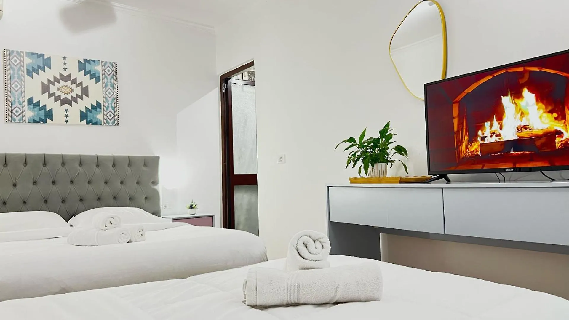 Tirana Square Hotel 3*,